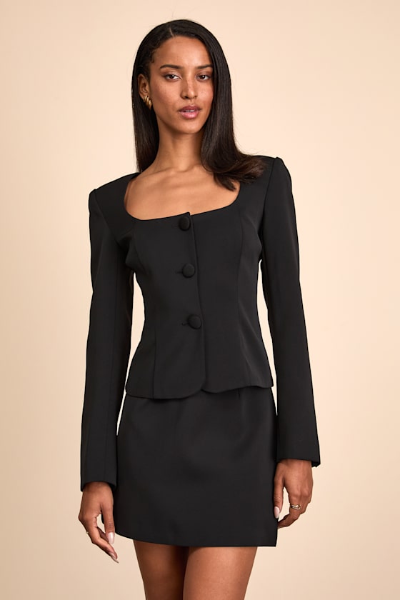Eliana Black Scoop Neck Blazer