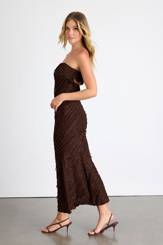 Faelyn Brown Strapless Ruffled Midi Dress